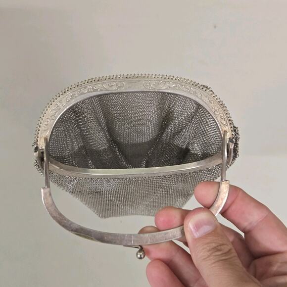 Antique Mesh Purse – Hinged Frame, Engraved Design Likely German Silver Unmarked - Picture 5 of 13